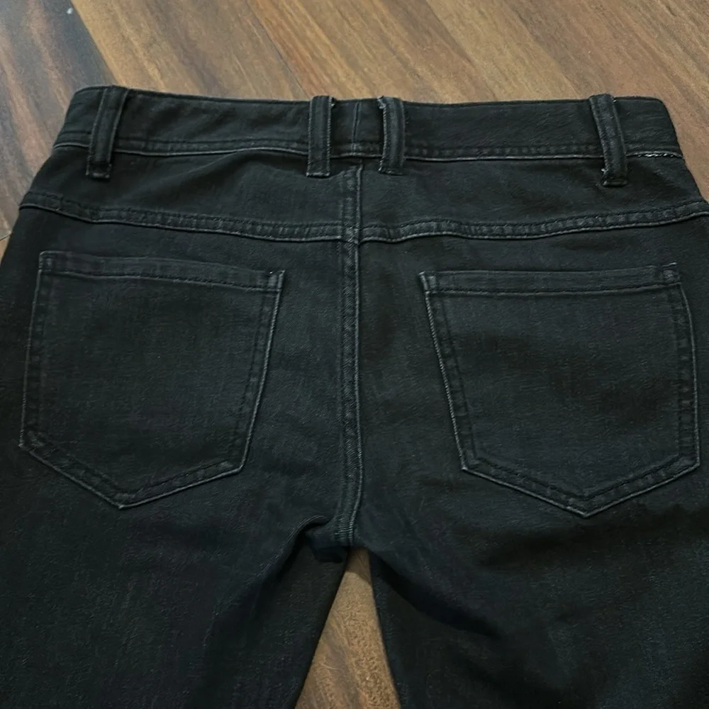 Free People Destroyed Ankle Raw Hem Skinny Jean-Black-Size 26-Distressed - Picture 5 of 13